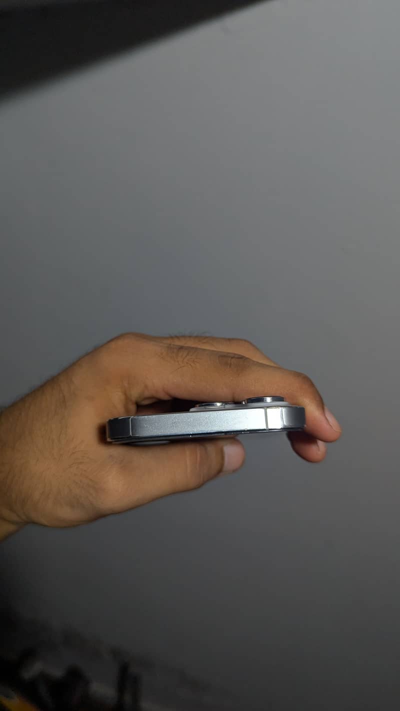 Apple iPhone 14 Pro 2