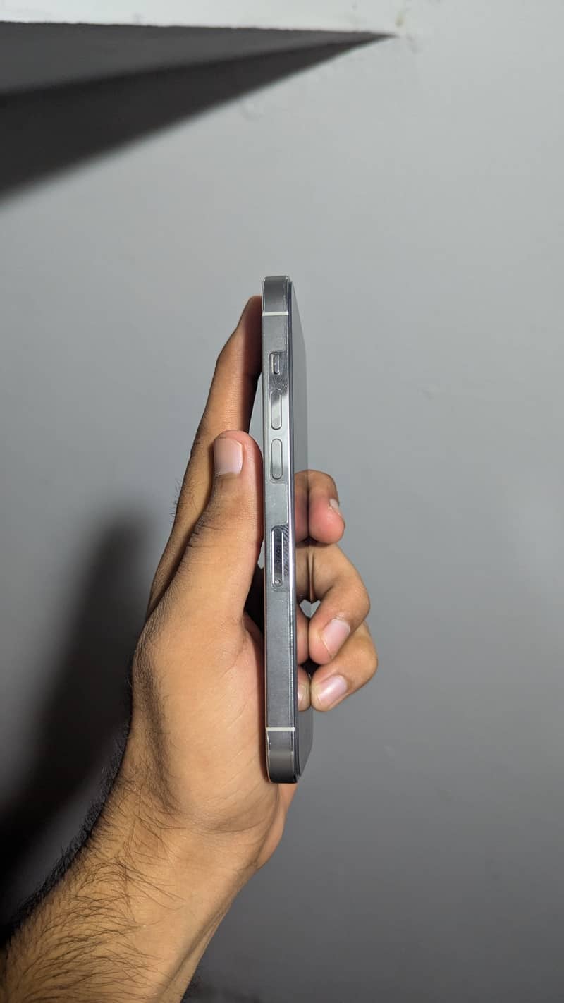 Apple iPhone 14 Pro 4
