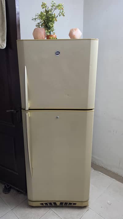 Full size PEL refrigerator (Fridge)