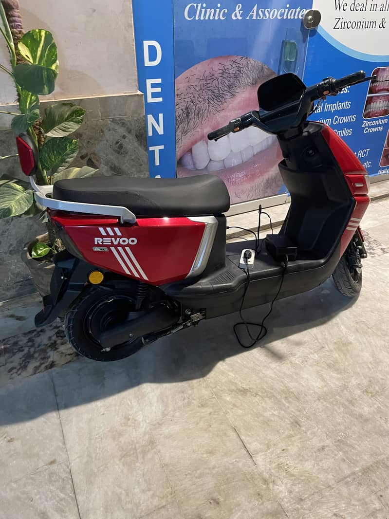 Revoo A12 model 1