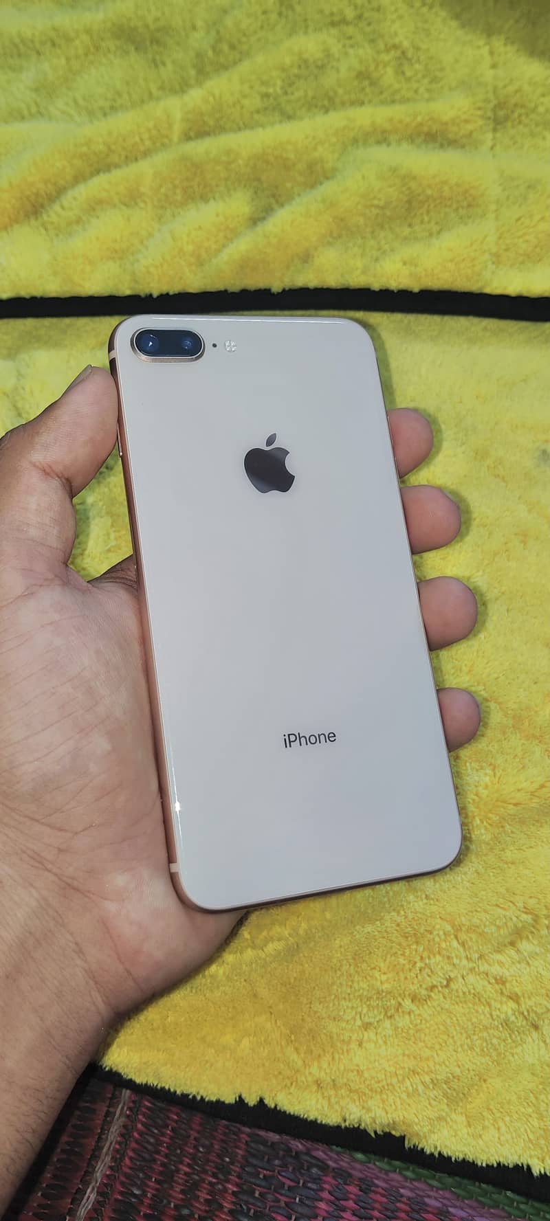 Apple iPhone 8 Plus 3