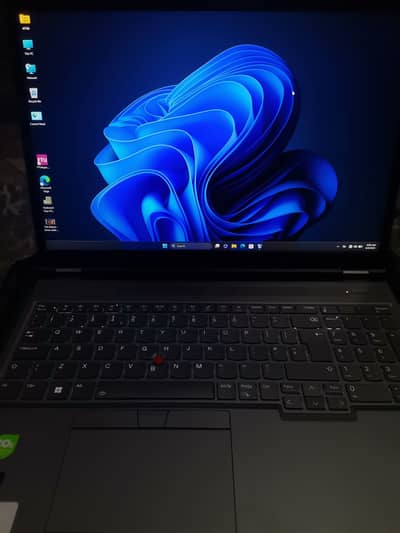 Lenovo ThinkPad P16 Gen 2 | 8GB RTX 2000 ADA| i7-13850HX | QHD 165HZ