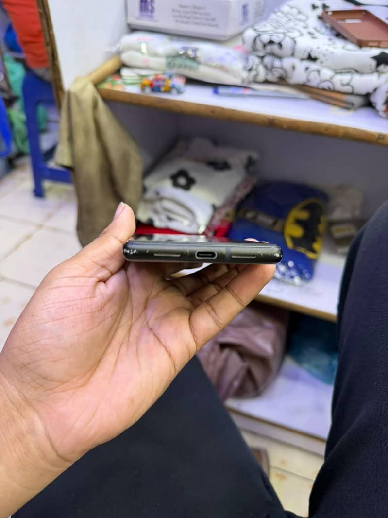 Google Pixel 6 4