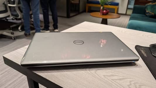 Dell Precision 7550 Workstation - i7 10th / 32GB / Quadro T1000