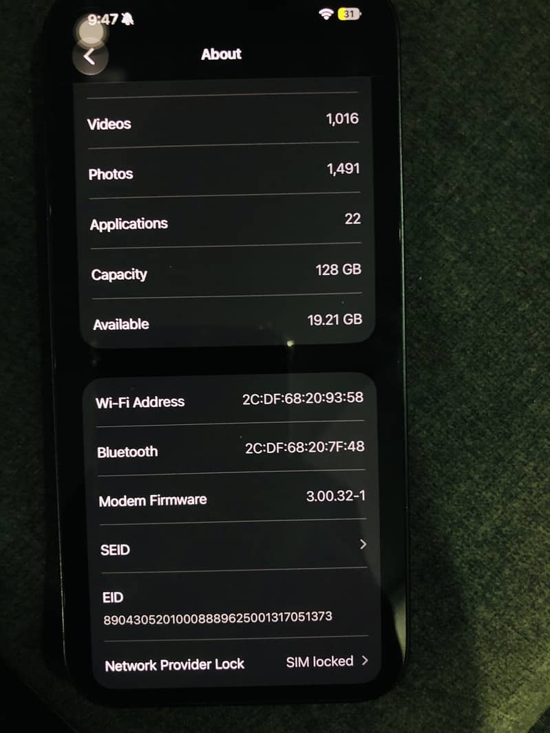 Apple iPhone 16e 14