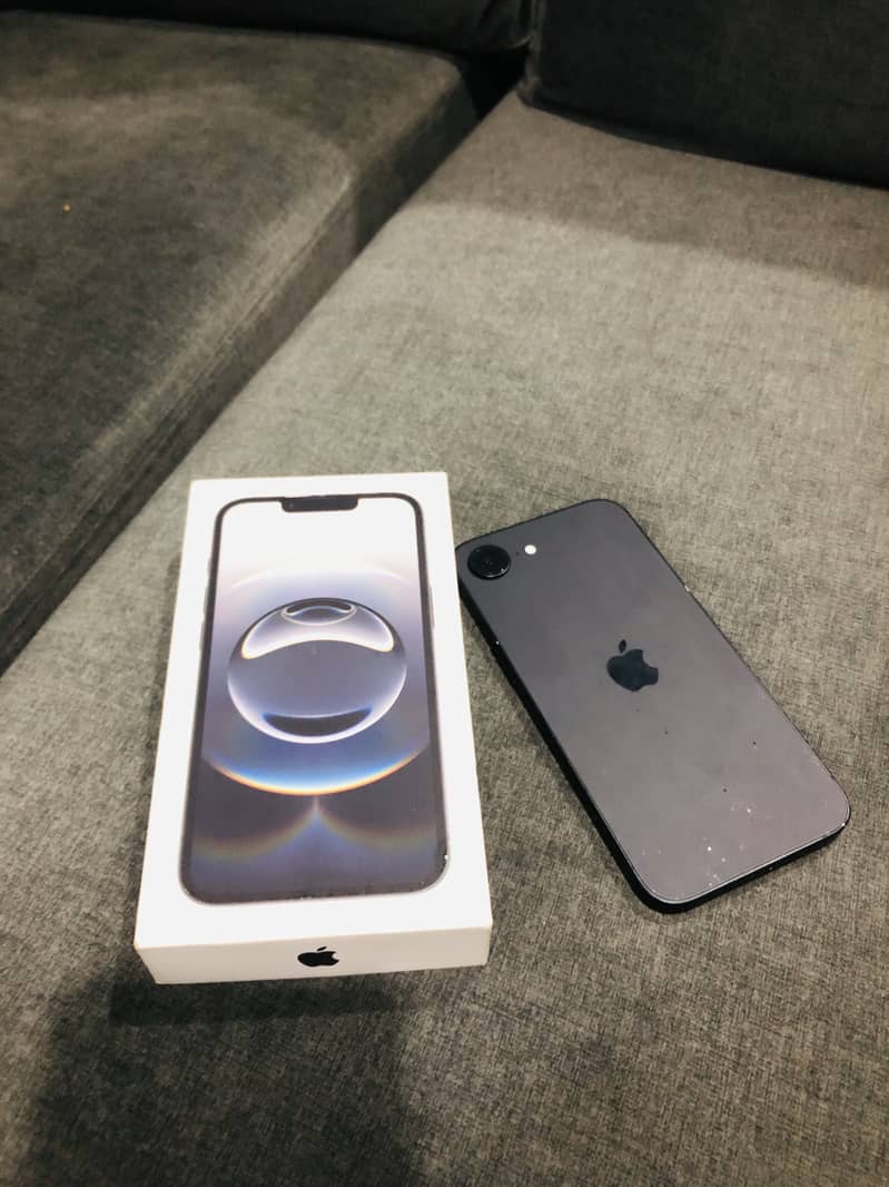 Apple iPhone 16e 15