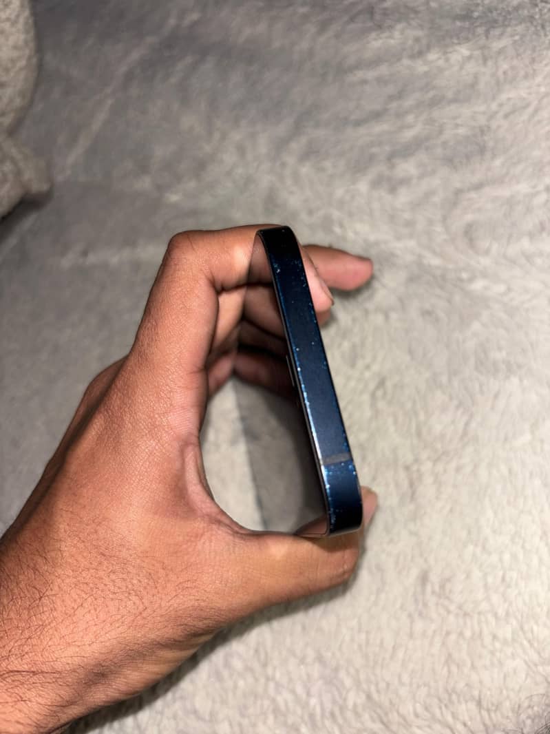 Apple iPhone 12 3