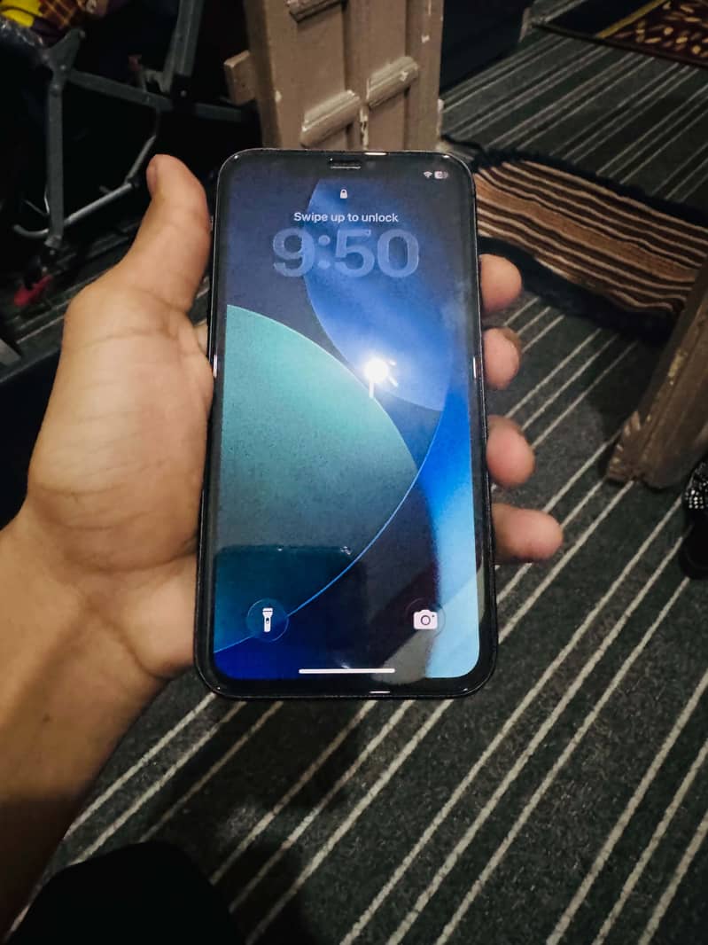 Apple iPhone 11 0