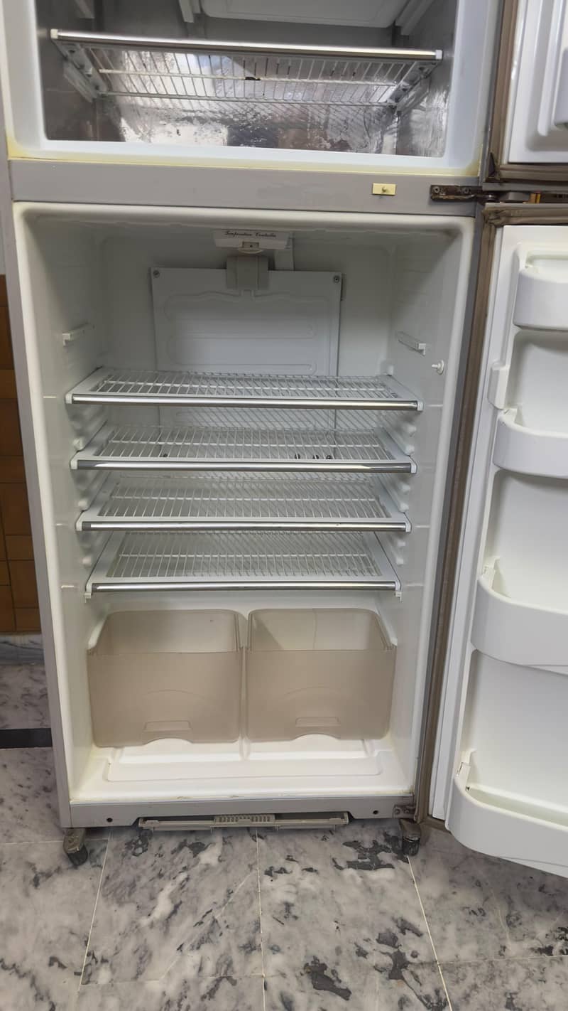 Dawlance fridge 4
