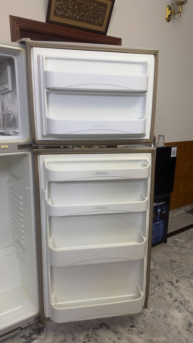 Dawlance fridge 8