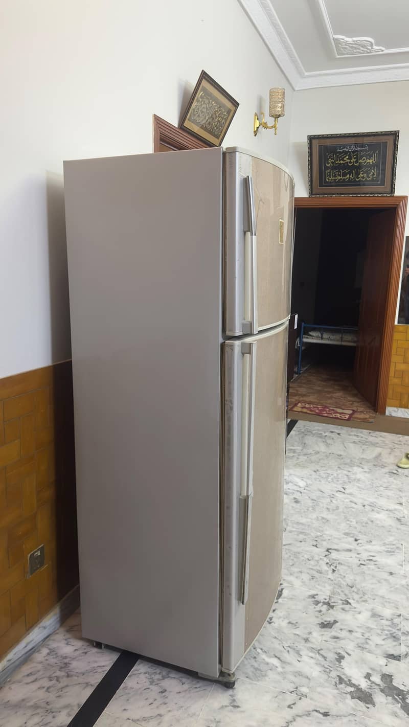 Dawlance fridge 10