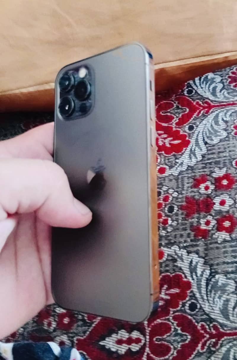 Apple iPhone 12 Pro 1