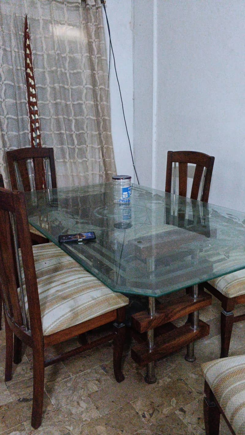 6 seater dining table 0