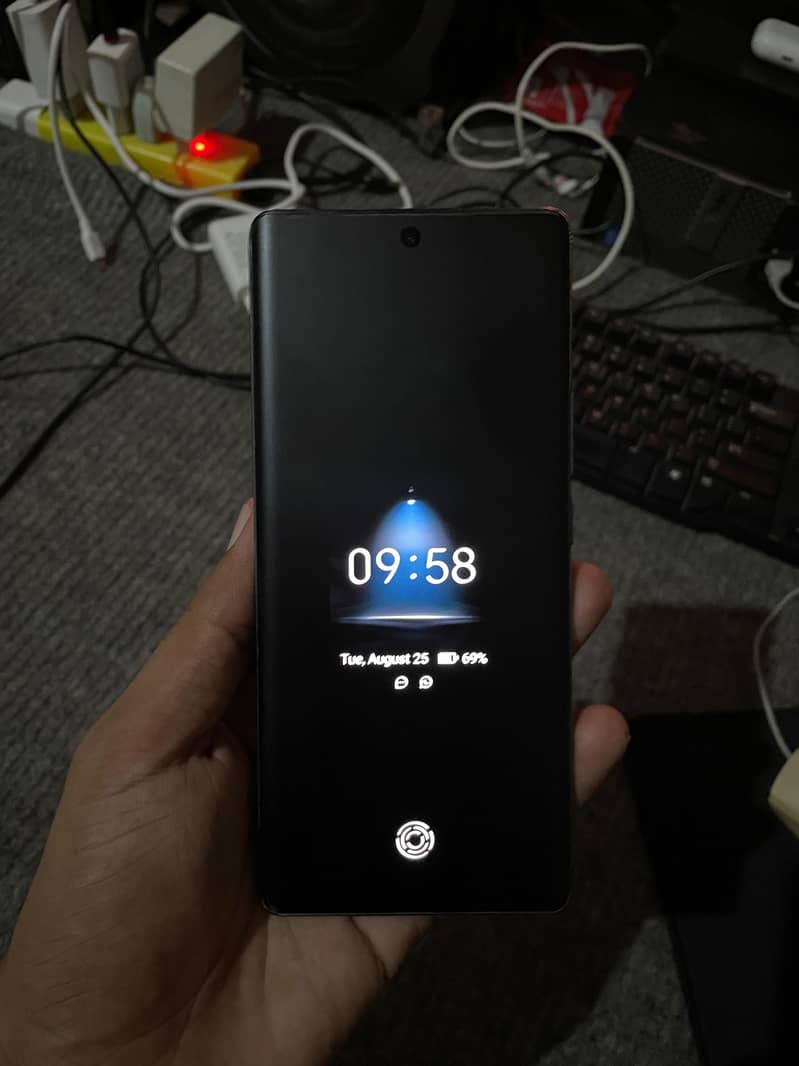 Tecno Spark 20 pro plus 0