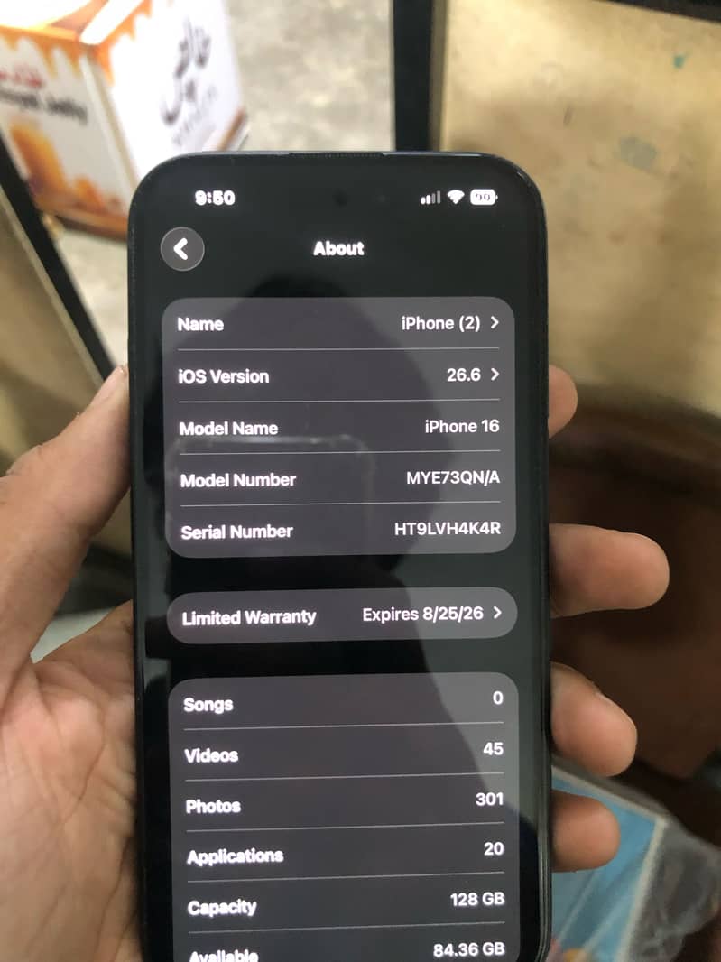 Apple iPhone 16 3