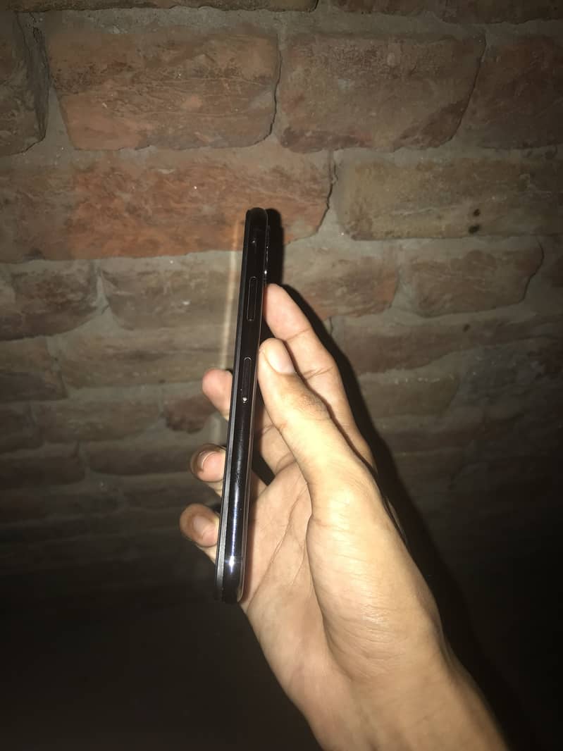 Apple iPhone X 3
