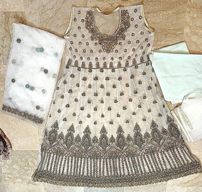 13 Used Ladies Suits for Sale – Karachi | Good Condition