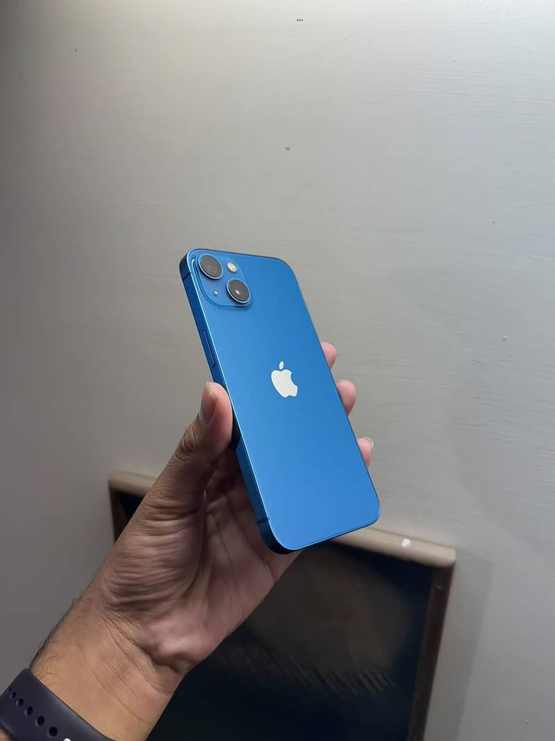 Apple iPhone 13 2