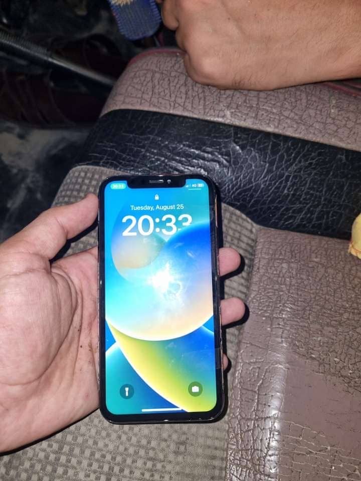 Apple iPhone X 0