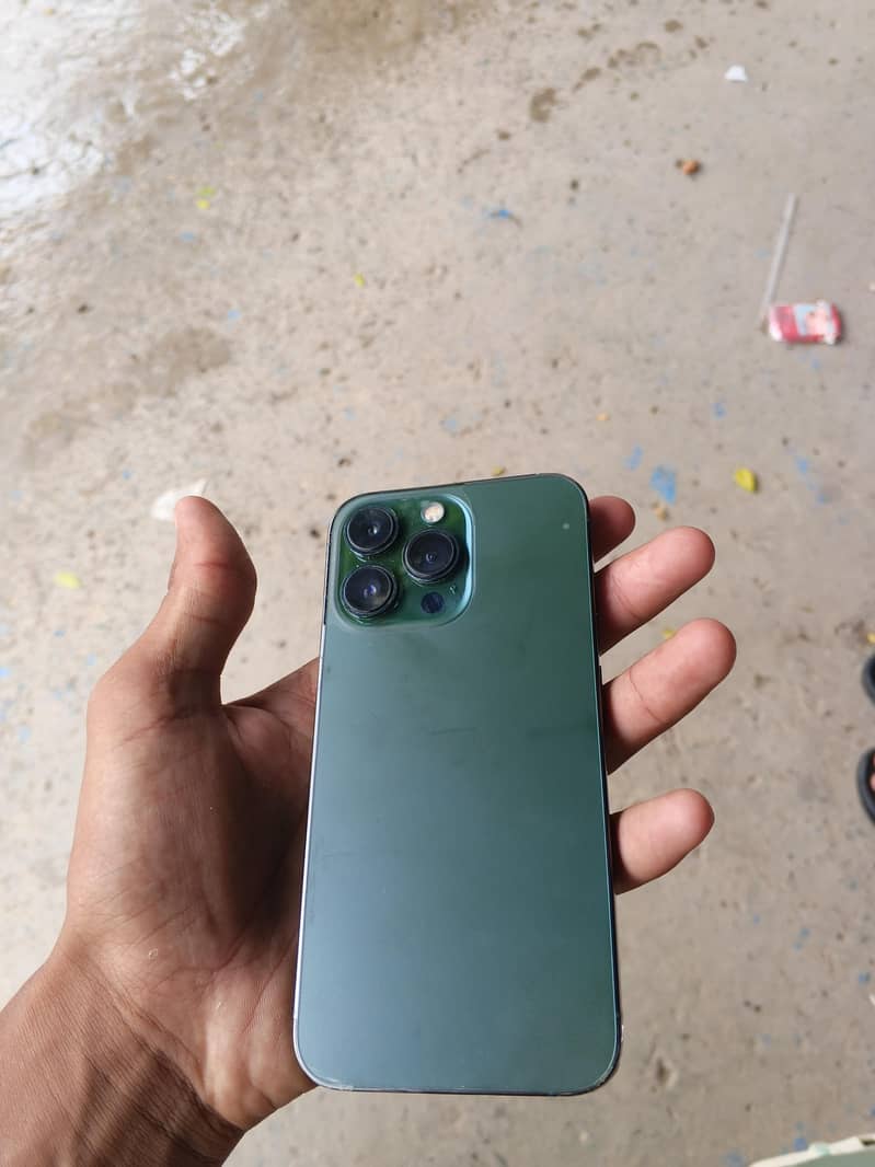 Apple iPhone 13 pro 0