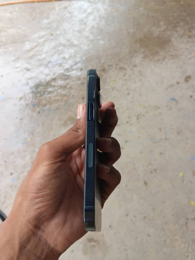 Apple iPhone 13 pro 2