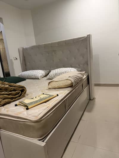 King sized bed