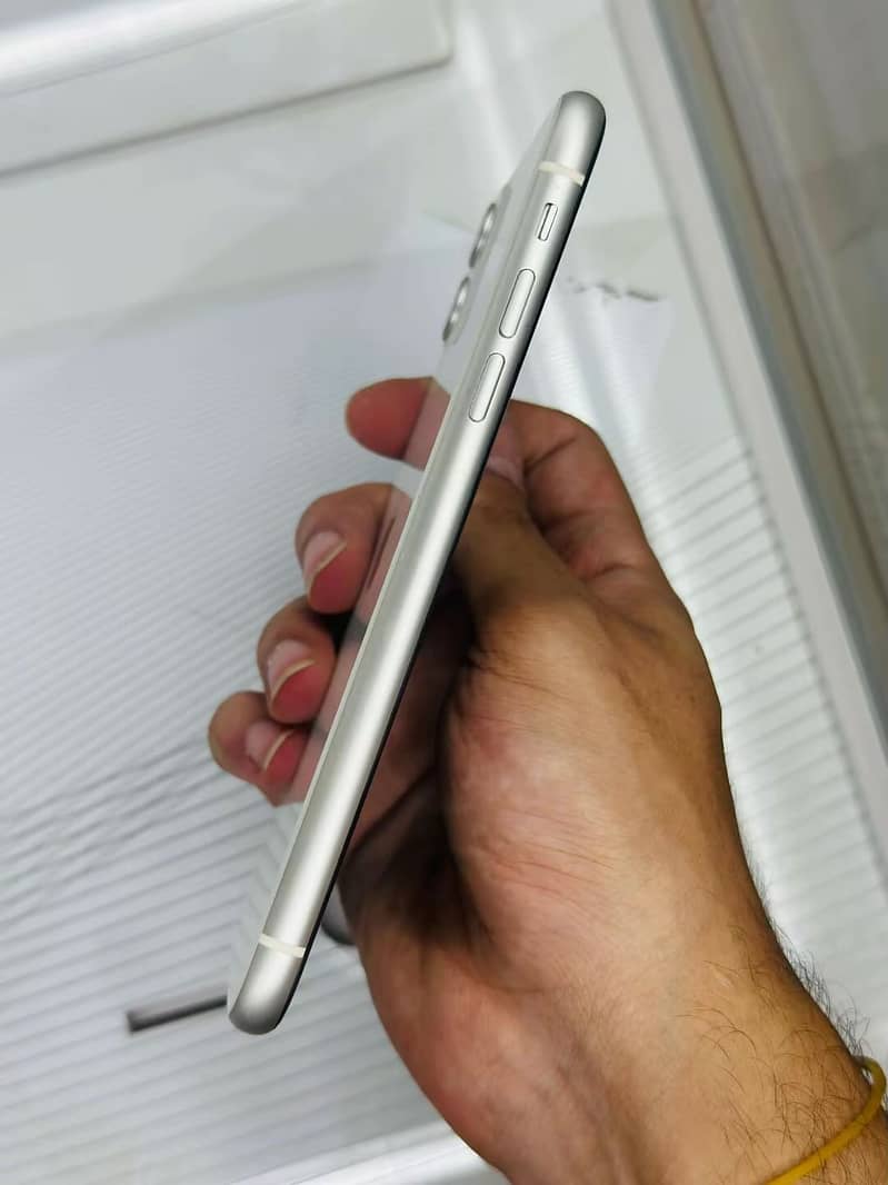 Apple iPhone 11 2