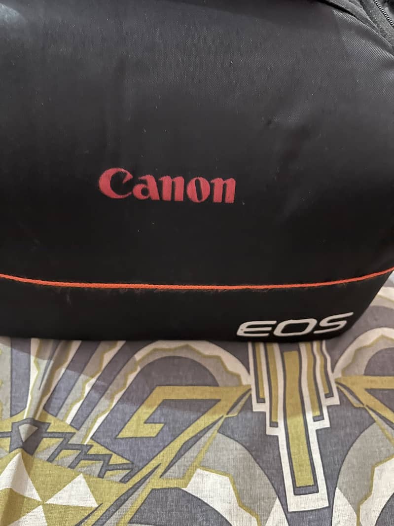 Canon EOS 600D camera 2