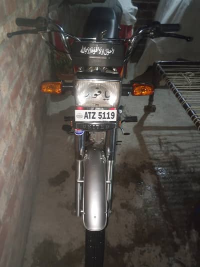 united100 contact 03258836020