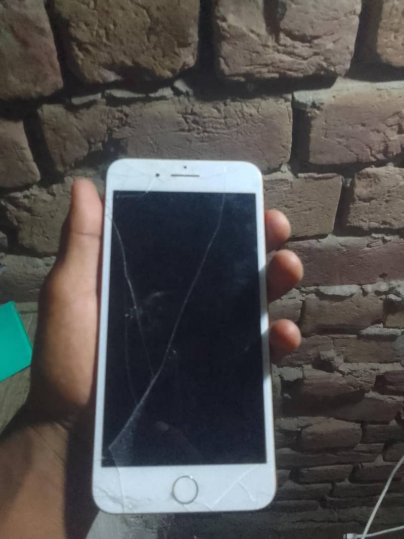 Apple iPhone 7 Plus 1