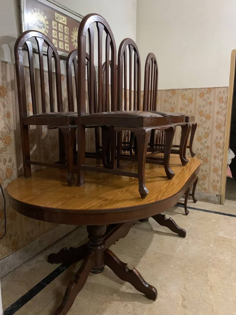 Dinning table 0
