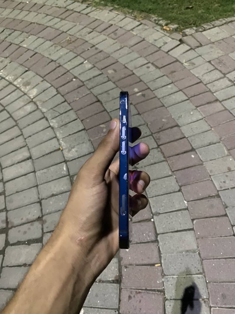 Apple iPhone 13 6