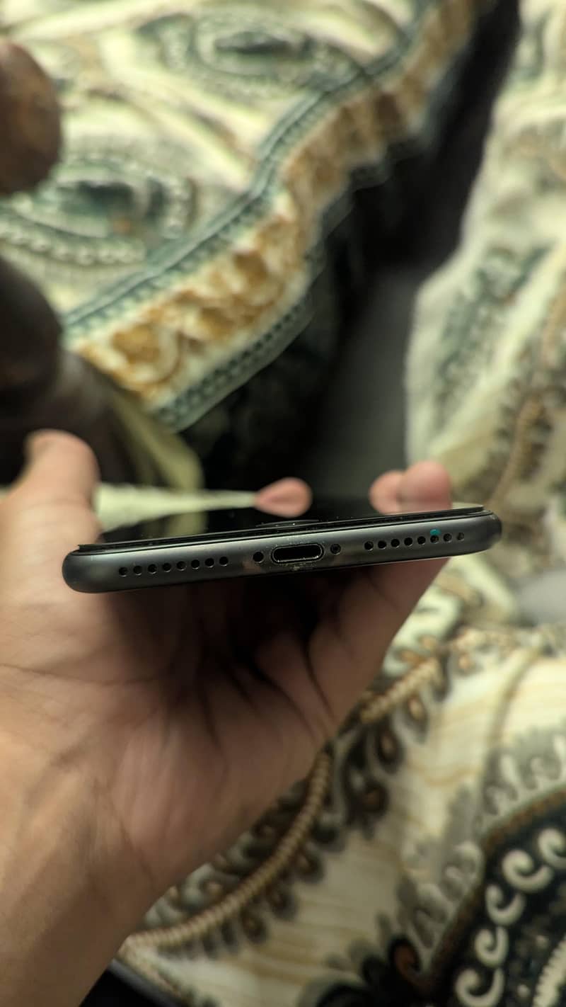 Apple iPhone 8 Plus 2