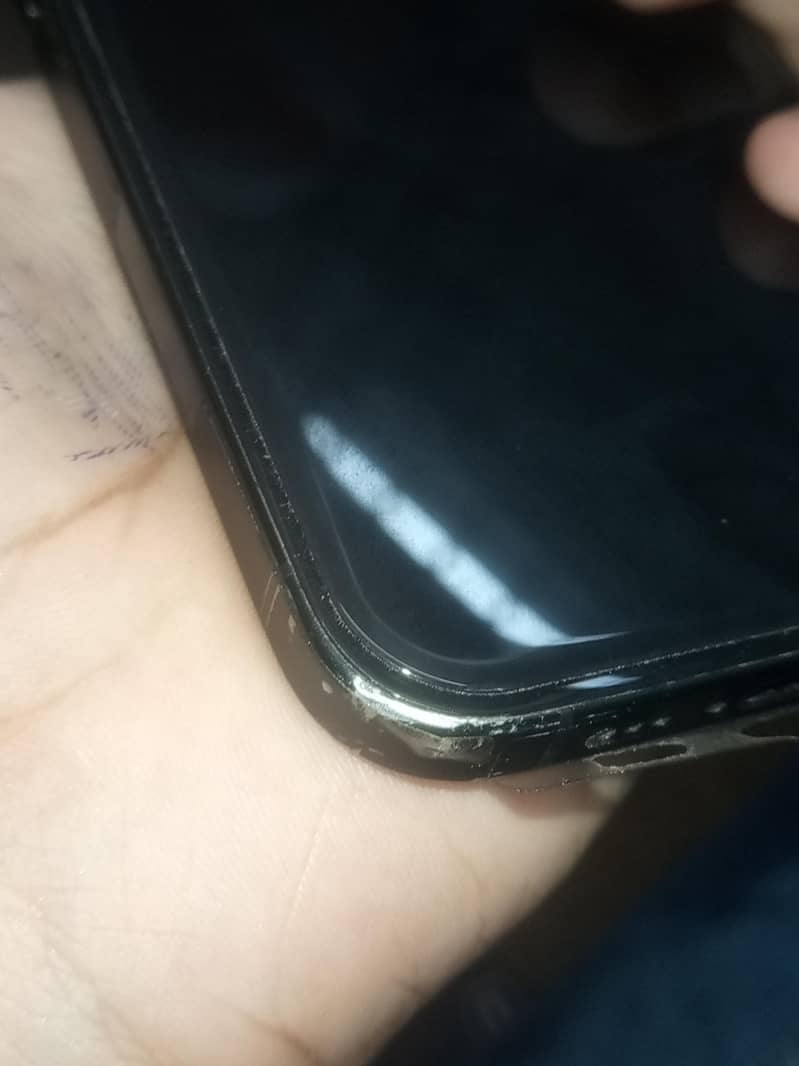 Apple iPhone 16 7