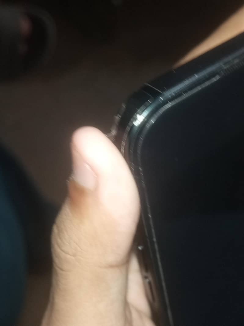 Apple iPhone 16 8
