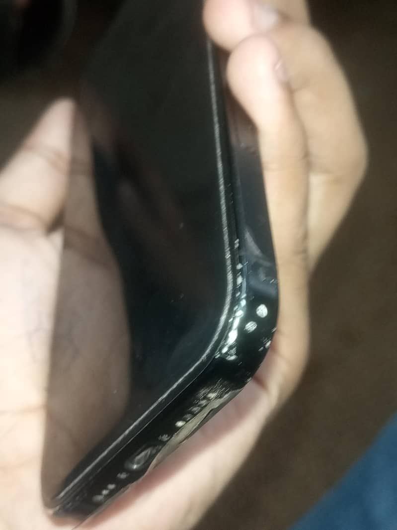 Apple iPhone 16 9