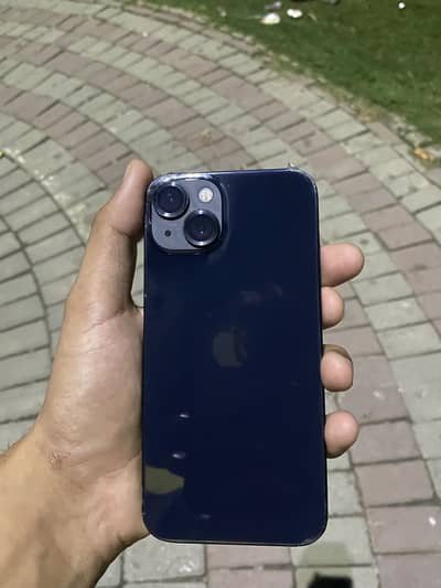 Apple iPhone 13