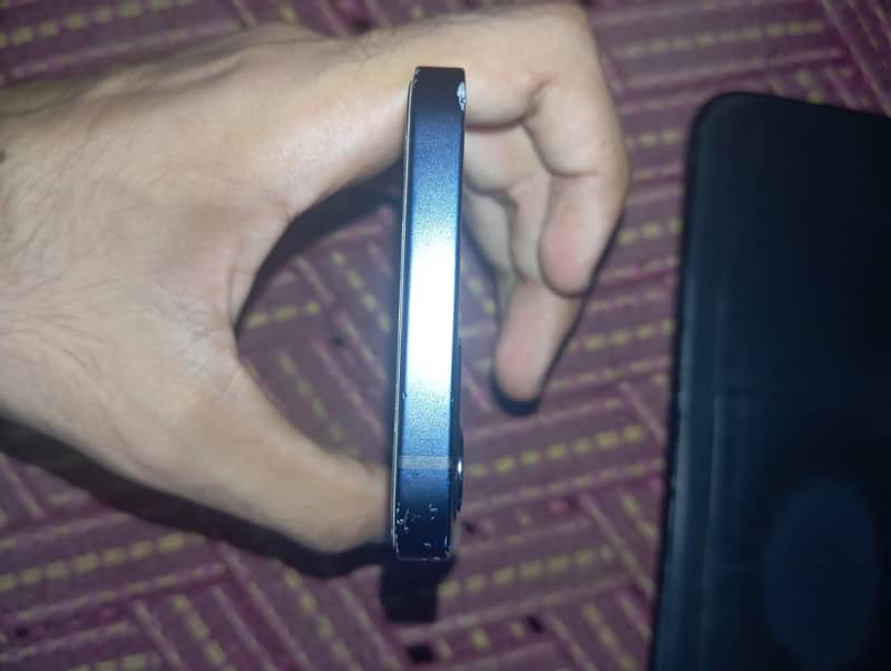 Apple iPhone 12 5