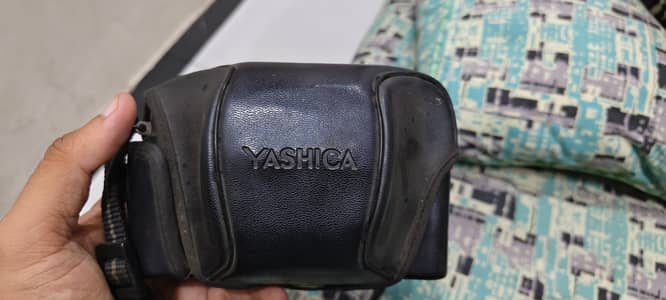 yashica reel camera Rs 2000
