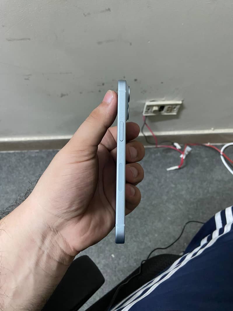 Apple iPhone 15 2