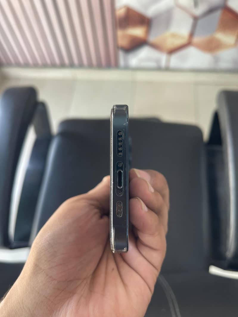 Apple iPhone 12 Pro 4