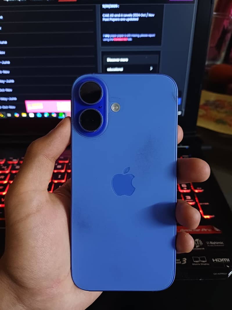 Apple iPhone 16 0