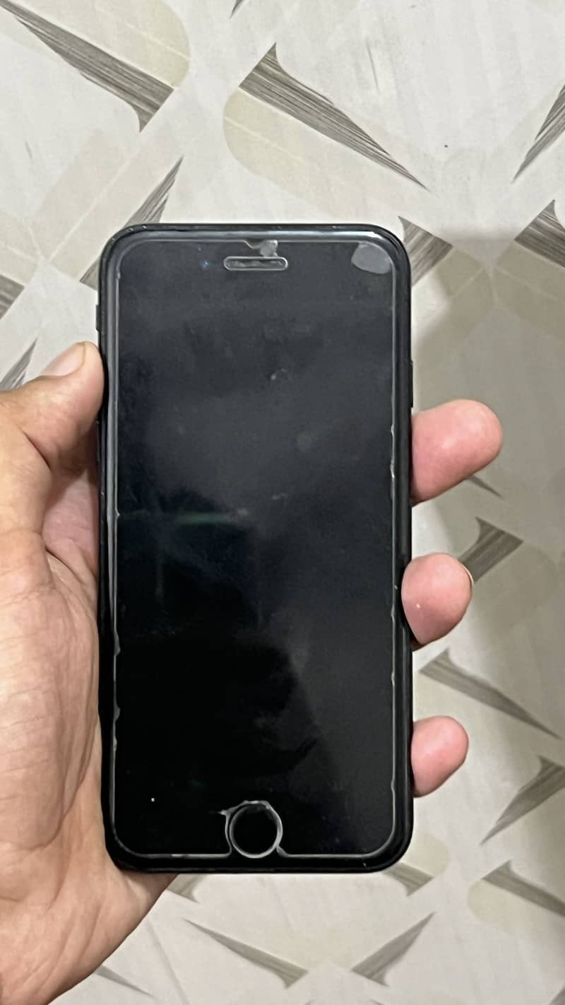 Apple iPhone 7 1