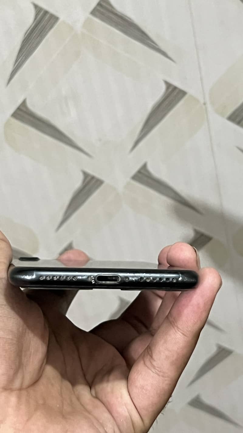 Apple iPhone 7 3