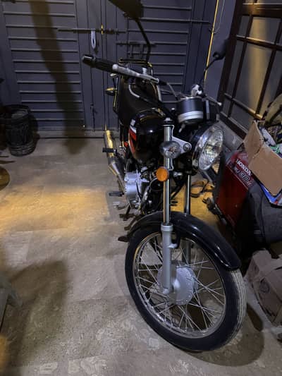 Suzuki GS 150 10/10 scratch less registration fees paid