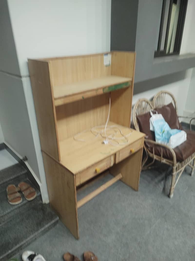 study table 0