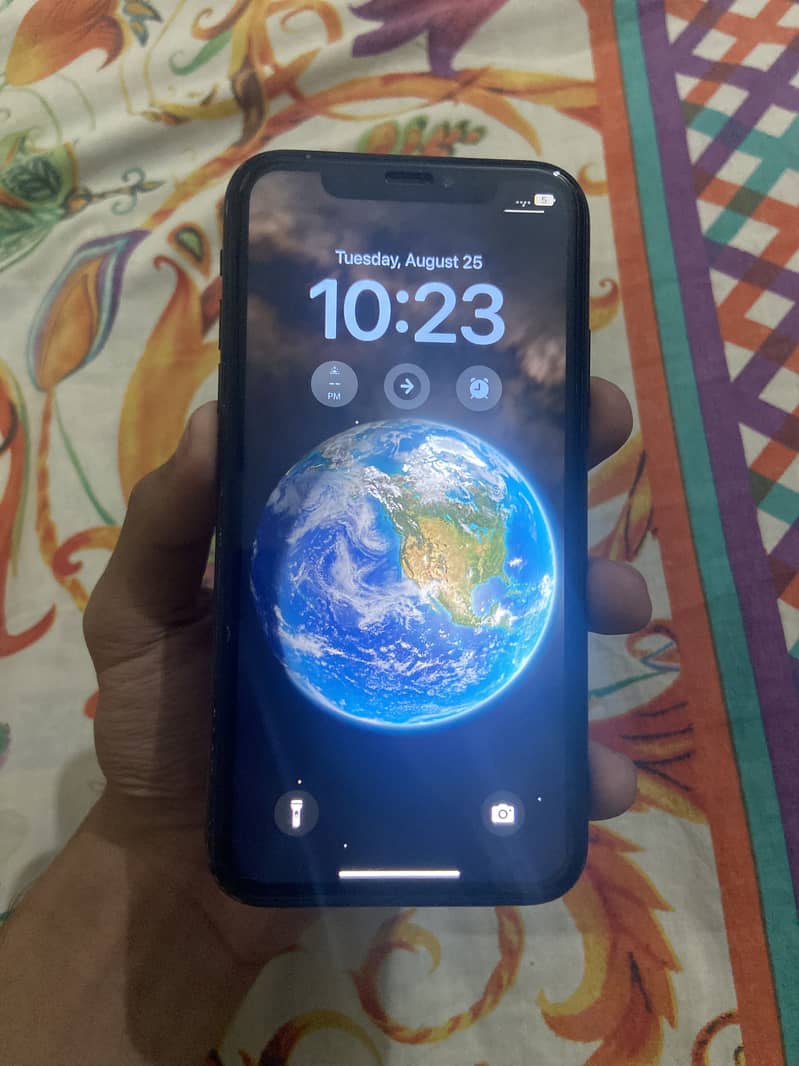 iPhone XR 1
