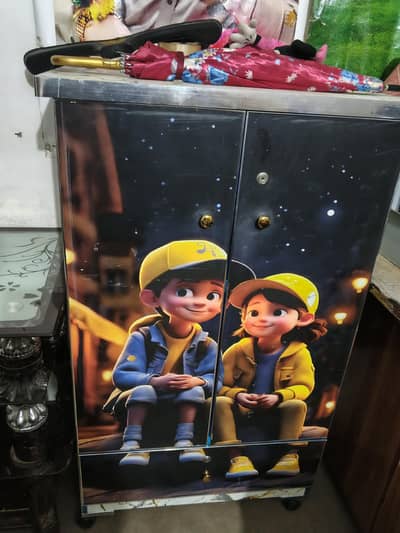 kids almari