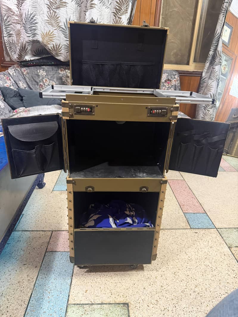 MakeUp Trolley Bag 1