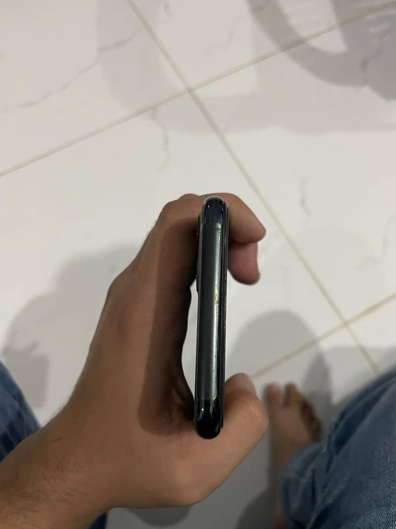 Apple iPhone 11 Pro Max 5